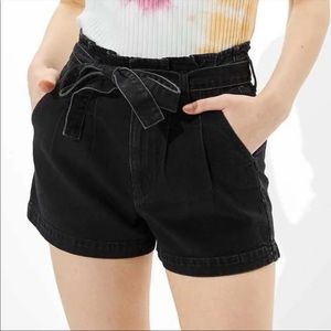 Medium American Eagle black highwaist shorts